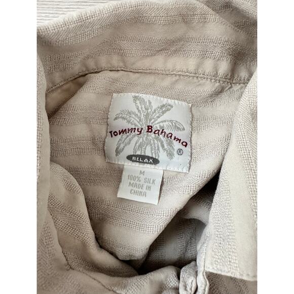 Tommy Bahama Mens Relax Fit Size M 100% Silk Blend Coconut Button Up Stitched - Picture 3 of 7